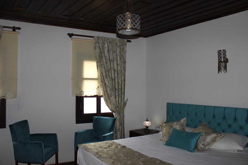 Faik Bey Konagi Bed and Breakfast Golyazi Værelse billede